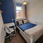 Double Room In Heaton